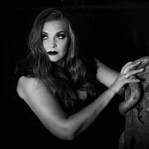 Meet your Posher, Connie